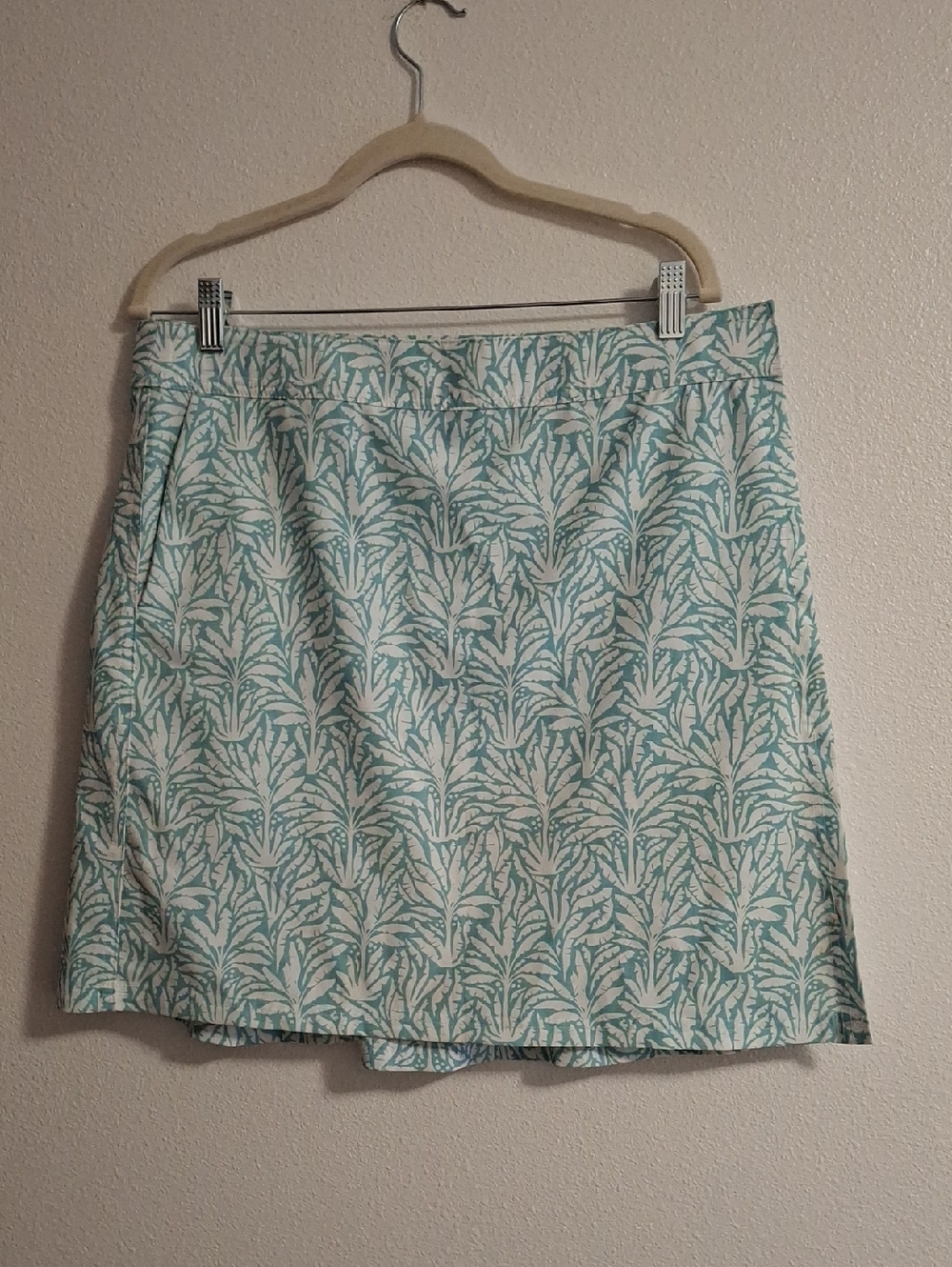 Ripskirt Hawaii Aqua and White Leaf Print Wrap Skirt
